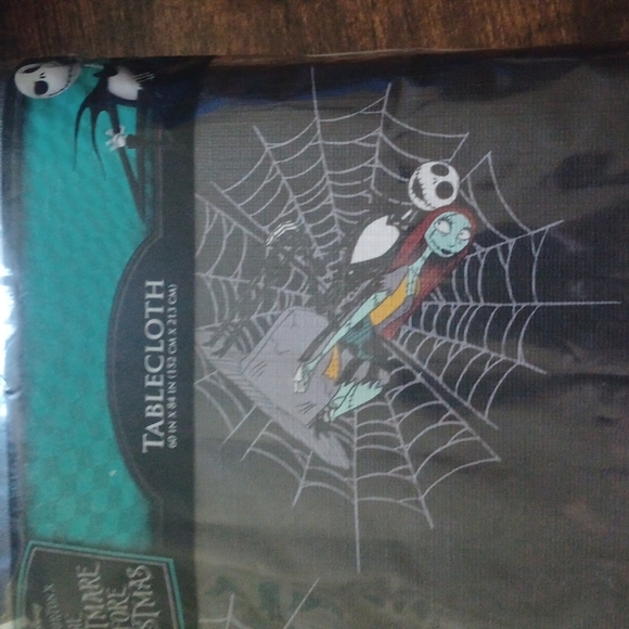 Disney Tim Burton’s The Nightmare before Christmas table cloth - Picture 2 of 6